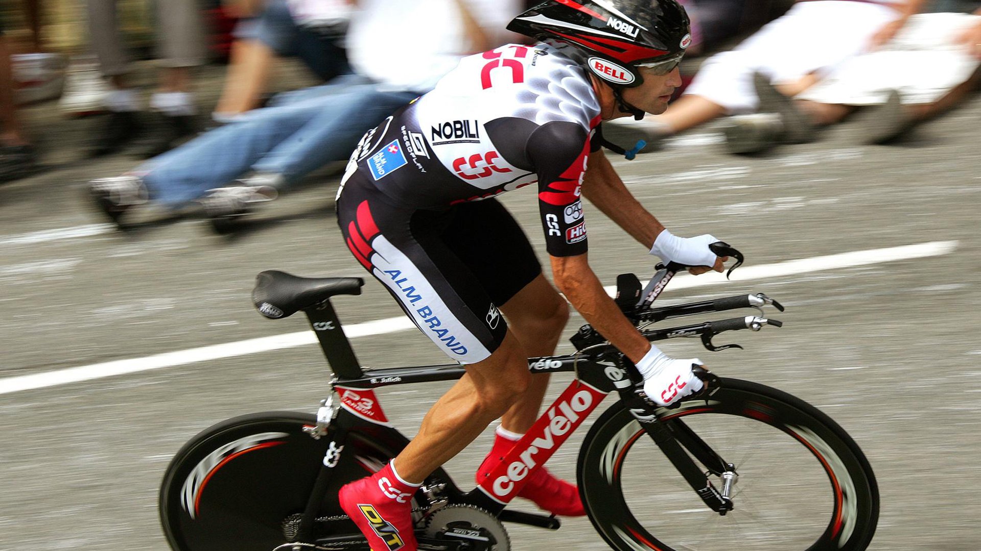 全国运动会轮滑比赛趣味十足，轮滑比赛现场