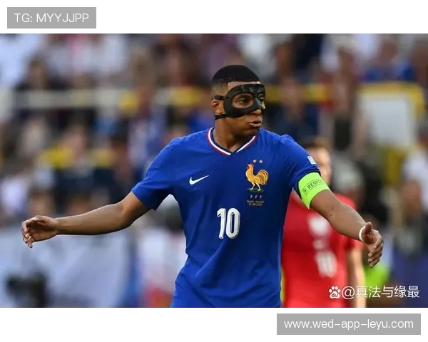 姆巴佩利用身体卡位成功